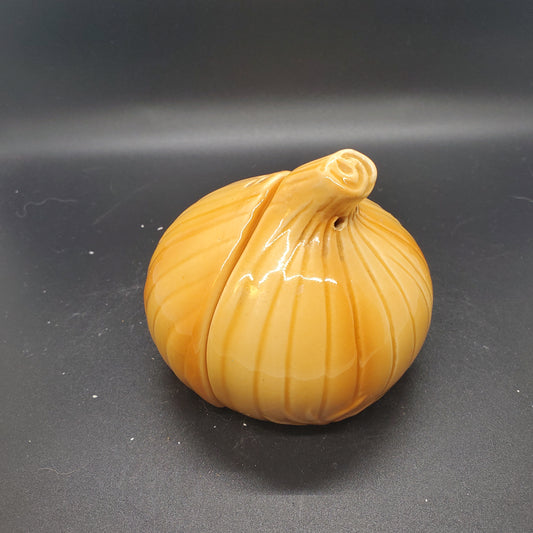 Vintage Ceramic Split Onion Salt and Pepper Shaker Set