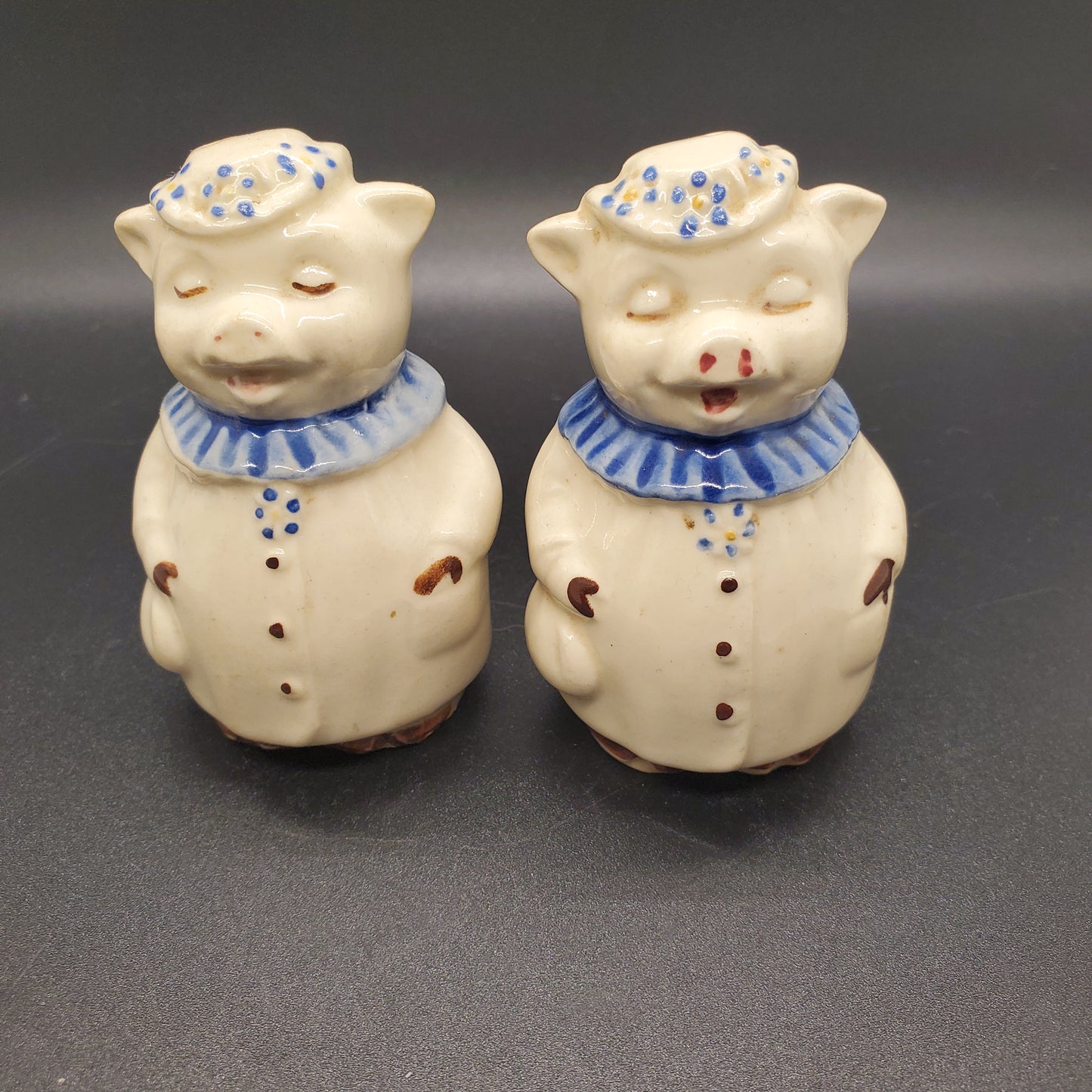 Shawnee Winnie Salt and Pepper Shaker Set