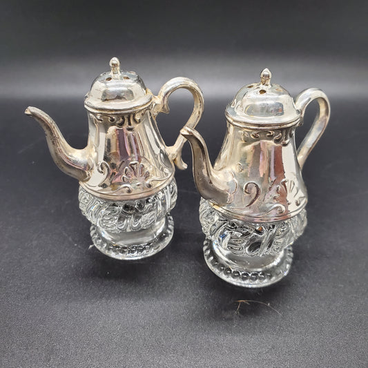 Vintage Teapot Salt and Pepper Shakers