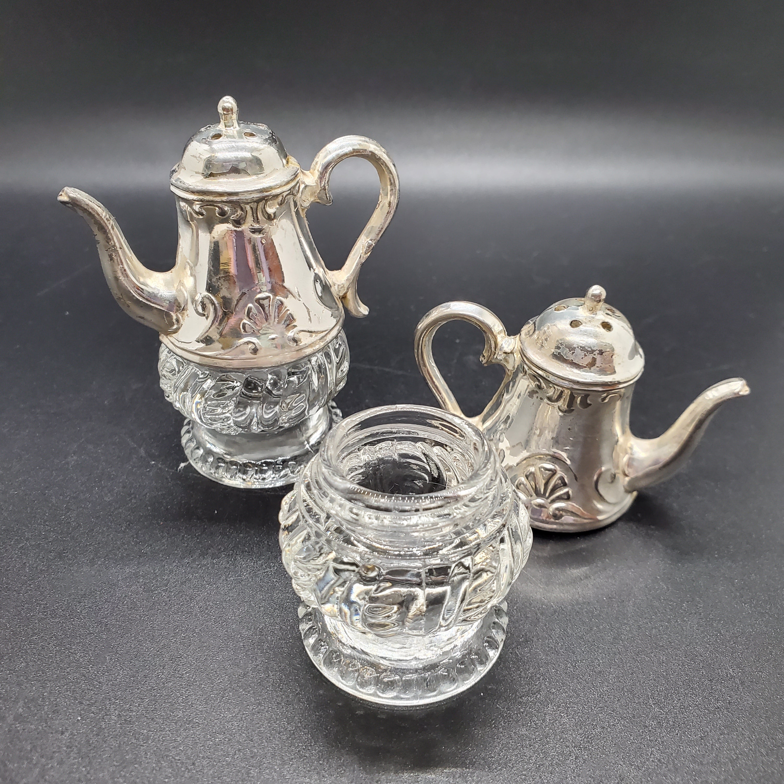 Vintage tea set and salt and pepper orders shakets