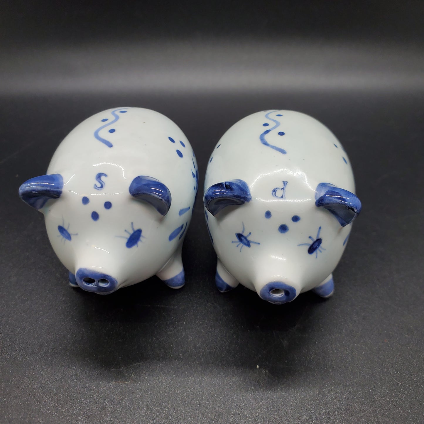 Delft Blue and White Pig Salt and Pepper Shaker Set