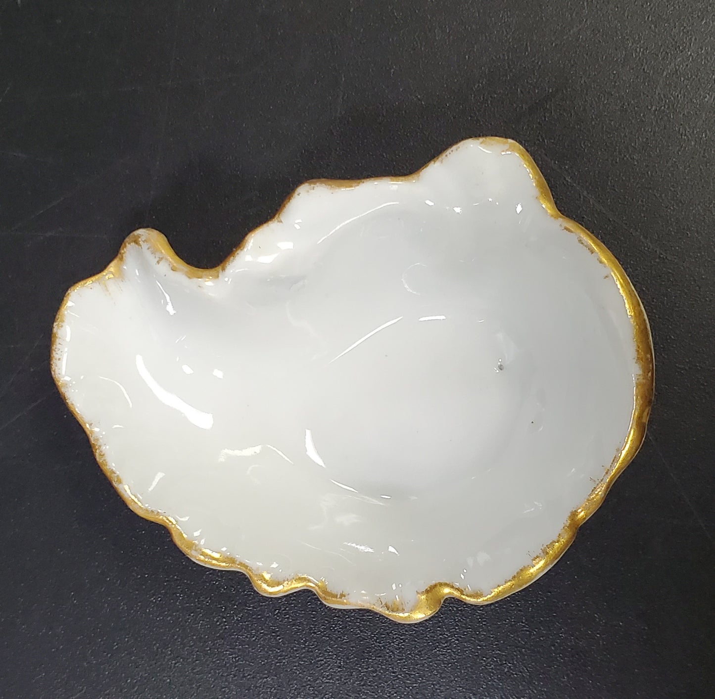 French Oyster Shaped Salt Cellar in White Porcelain with Gold Trim Charles F. Haviland/GDM Limoges