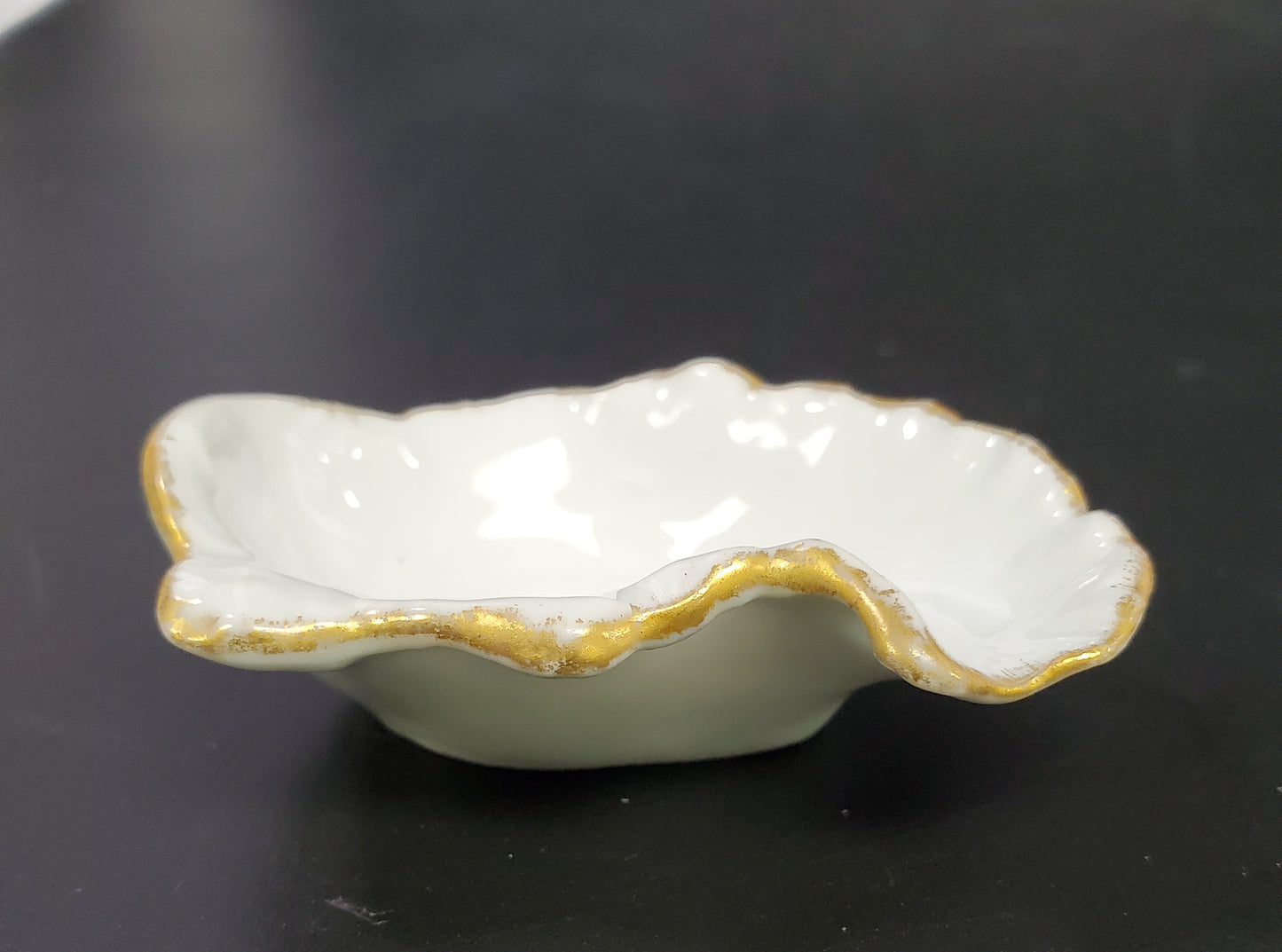 French Oyster Shaped Salt Cellar in White Porcelain with Gold Trim Charles F. Haviland/GDM Limoges