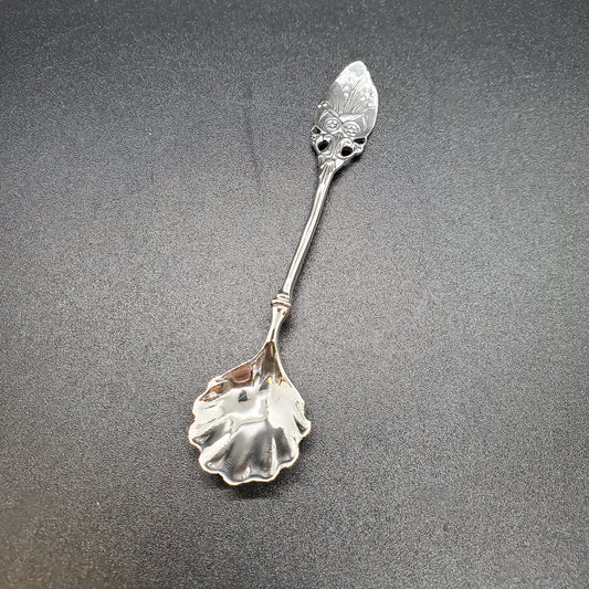 Sterling Silver Floral Master Salt Spoon with Shell Shaped Bowl